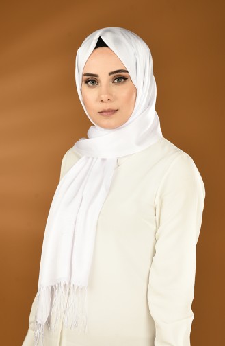 شال سادة ساتان مزين بشرابة أبيض 0043-107