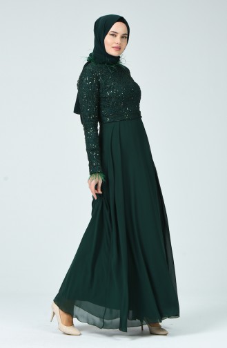 فستان سهرة مزين بالريش أخضر زمردي 5237-01