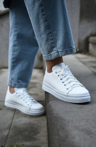 White Sneakers 04