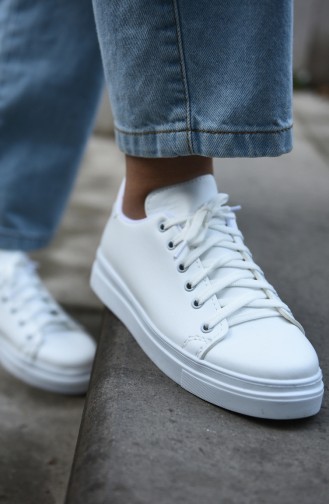 White Sneakers 04