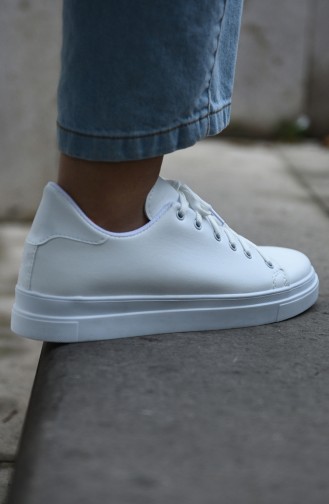 White Sneakers 04