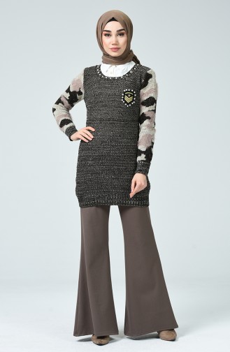 Brown Sweater 1963-03