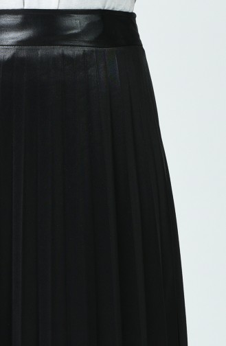 Black Skirt 1982-01