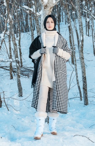 Gemustertes Winterlisches Poncho 8004B-01 Schwarz Weiss 8004B-01