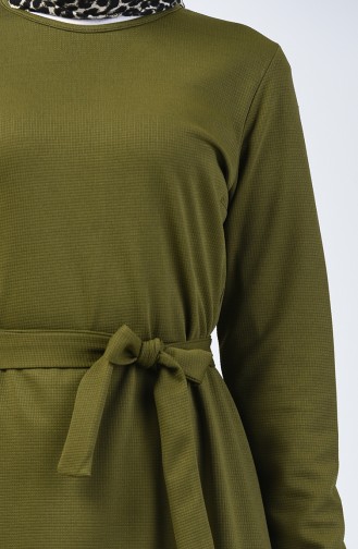 فستان سادة بتصميم مخصر لون الزيتي الغامق  0028-04