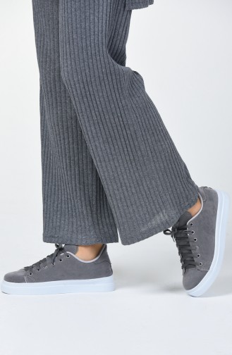 Gray Sneakers 06-04
