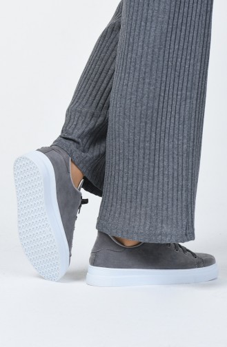 Gray Sneakers 06-04