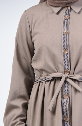 فستان مطرز طويل بأزرار بني مائل للرمادي 6044-02