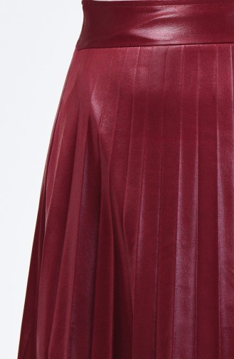 تنورة مطوية بمظهر جلدي أحمر كلاريت 1982-02