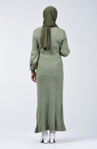 Besticktes Kleid aus Trikot 2216-10 Grün 2216-10