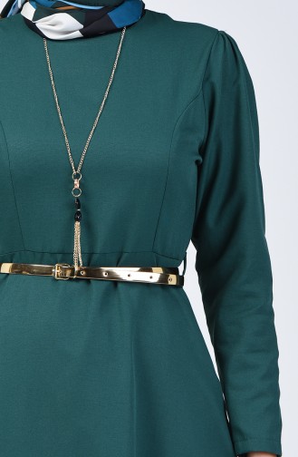 Kleid mit Gürtel und Halskette 6450-01 Smaragdgrün 6450-01