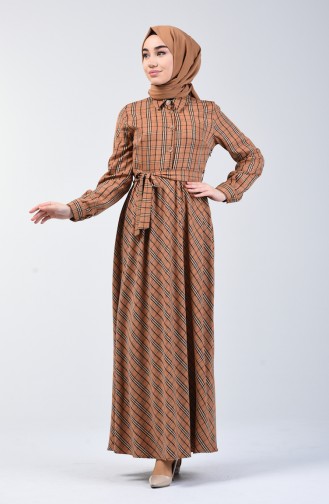 Robe à Carreaux Avec Ceinture 7028-04 Café au Lait 7028-04