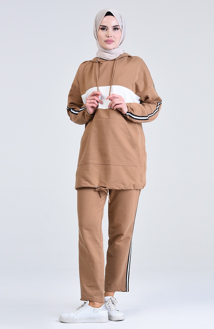 camel sweatsuit