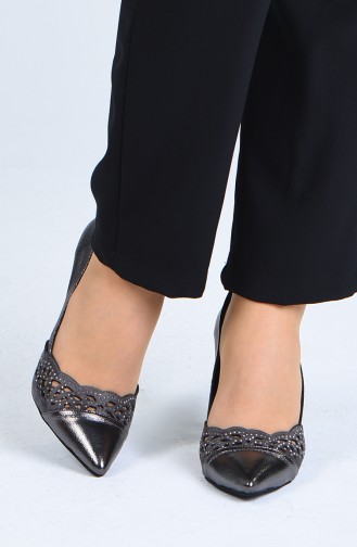 Platinum High-Heel Shoes 0002-03