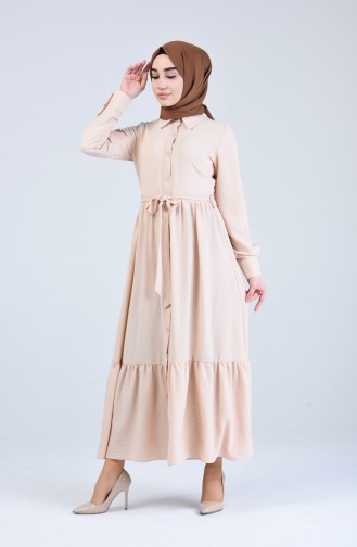 Geknöfptes Kleid mit Band 0912-06 Beige 0912-06