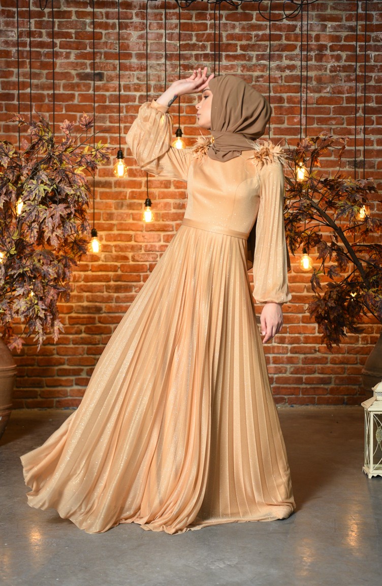 فساتين سهرة بتصميم اسلامي ذهبي 4801 01 Sefamerve