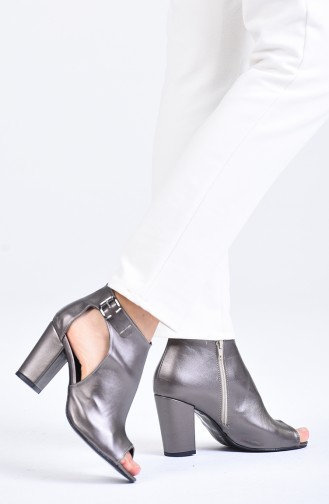 Platinum High-Heel Shoes 1302-04