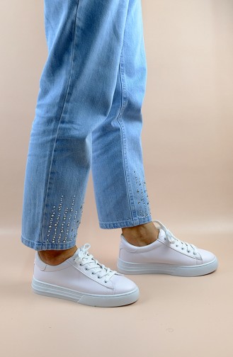 White Sneakers 2020M-01