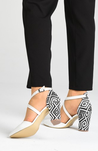 Bayan Topuklu Ayakkabı 1102-17 Beyaz Cilt Desenli