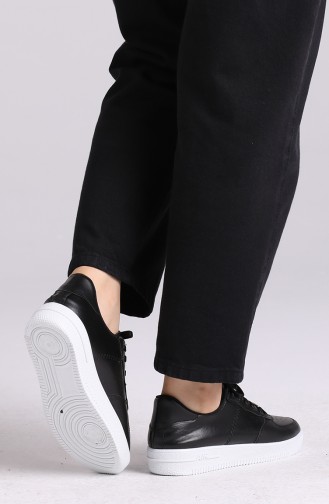 White Sneakers 0001-02