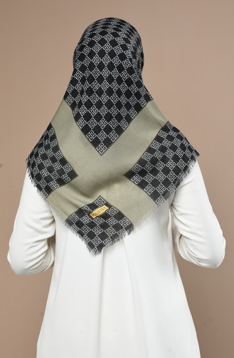 Green Scarf 2534-02