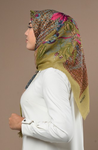 Green Scarf 90645-18