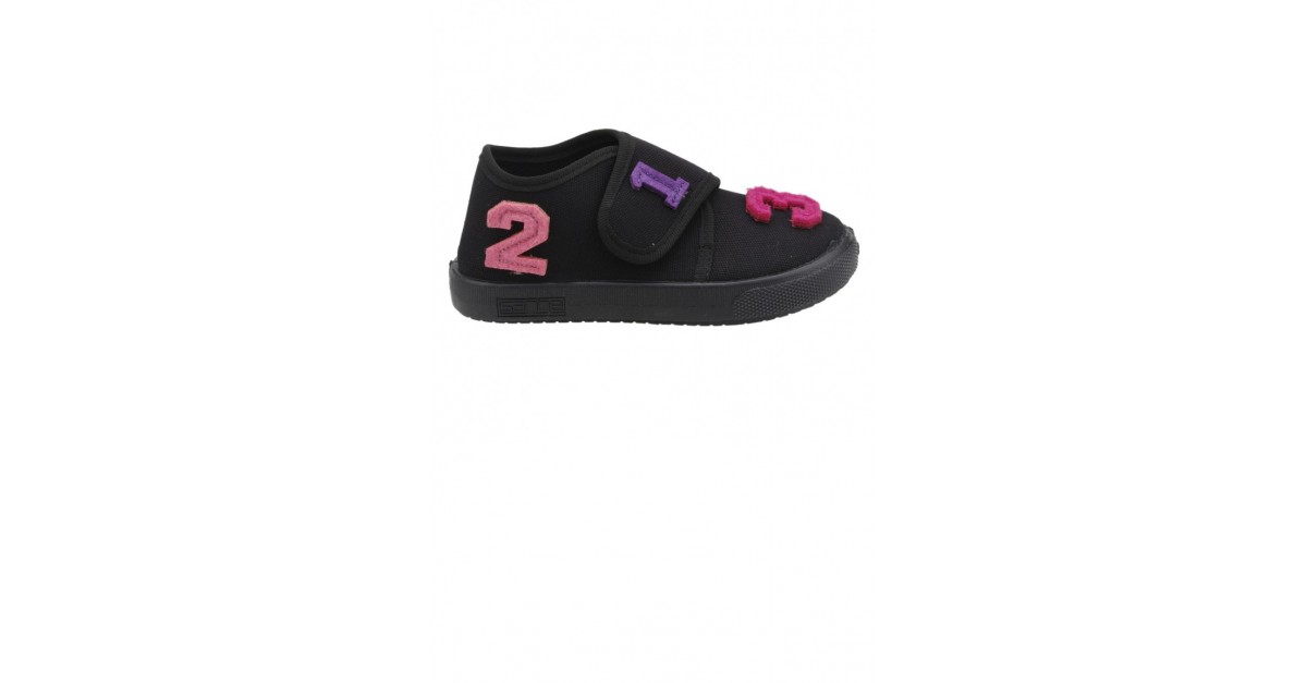 Bata hello sales kitty school shoes