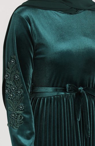 Büyük Beden Dantelli Kadife Elbise 0114-04 Zümrüt Yeşili