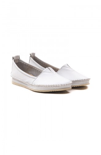 White Woman Flat Shoe 06