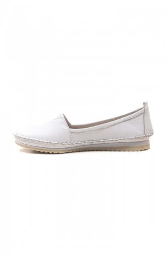 White Woman Flat Shoe 06
