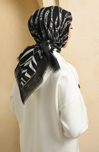 Siyah Beyaz Desenli Flamlı Eşarp 11515-03 Siyah Beyaz