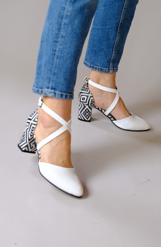 Zebra Desenli Topuklu Ayakkabı 20300-02 Beyaz Siyah