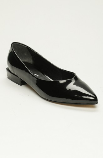 Black Women`s Flats 3-2-01