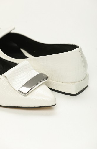 حذاء مسطح أبيض 3-4-01