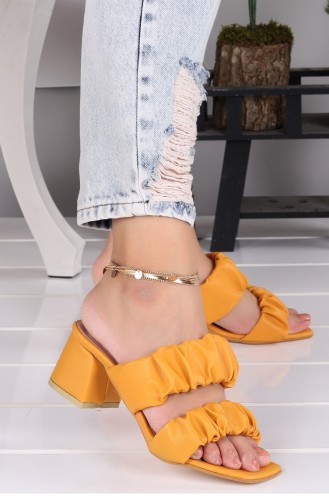 Claquettes d`été Moutarde 21YTERAYK000017_HA