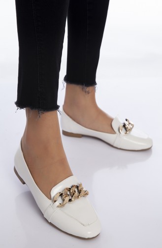 White Woman Flat Shoe 2-09