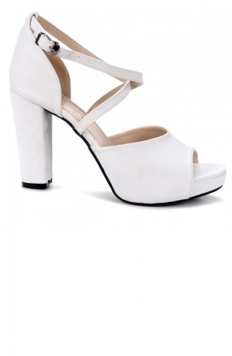 Weiß Stöckelschuhe 21YTPKAYK000009_A