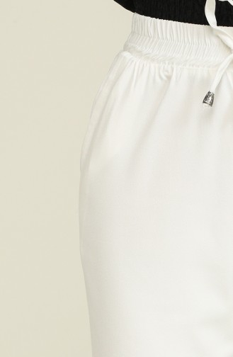 White Pants 6107-17