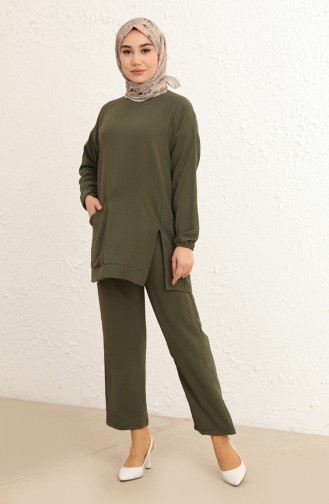 Khaki Anzüge 20010-05