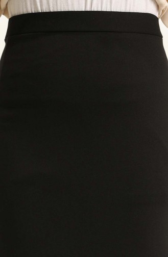 Black Skirt 1980-01