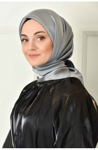 Gray Scarf 00007-12