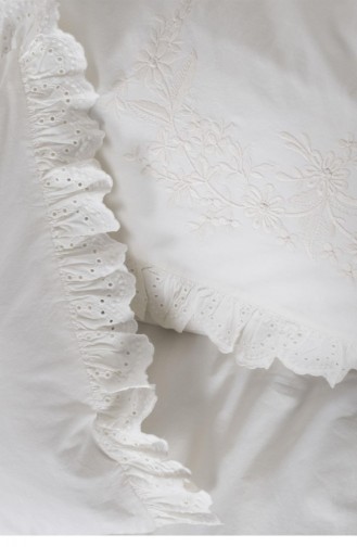 Ecocotton Elsa Battal Boy Nevresim Takımı 100 Organik Pamuk Perkal Nakışlı Krem 240X220 Cm Krem