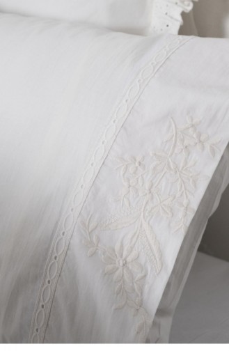 Ecocotton Elsa Battal Boy Nevresim Takımı 100 Organik Pamuk Perkal Nakışlı Krem 240X220 Cm Krem