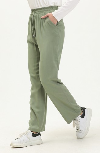 Hose mit elastische Taille und Taschendetail 6104B-01 Grünfarben 6104B-01