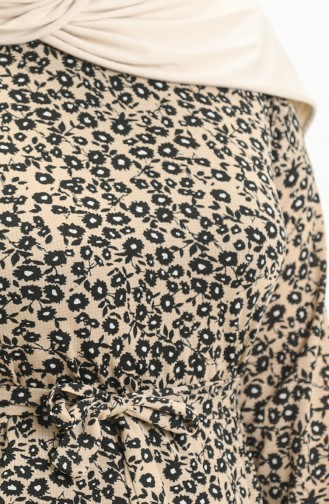 Große Größe Kleid mit Volantdetail 4574L-02 Creme 4574L-02