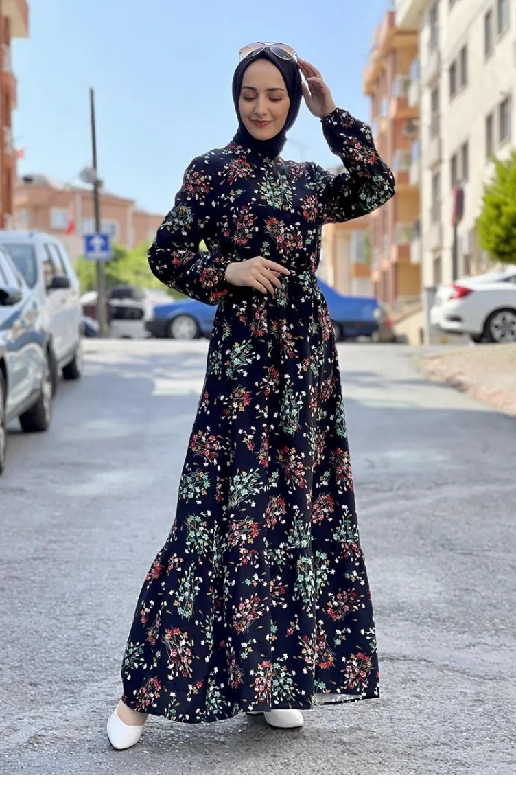 Çiçek Desenli Elbise Siyah