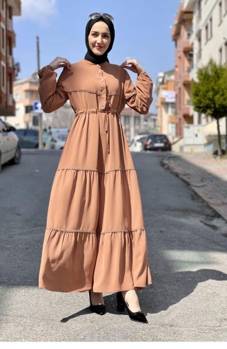 Belden Bağcıklı İşlemeli Elbise Taba