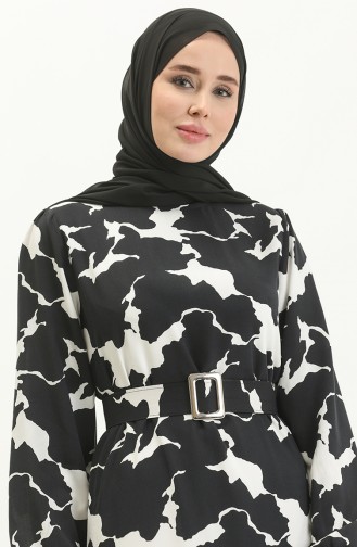 Gemustertes Kleid mit Gürtel 2445-04 Schwarz Weiß 2445-04
