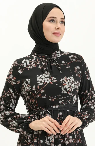 Geblümtes Chiffonkleid 81823-01 Schwarz 81823-01