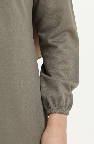 Basic Hijab Kleid mit elastischen Ärmeln 4158-04 Helles Khaki Grün 4158-04